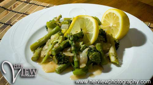 asparagus and broccoli with lemon sauce
